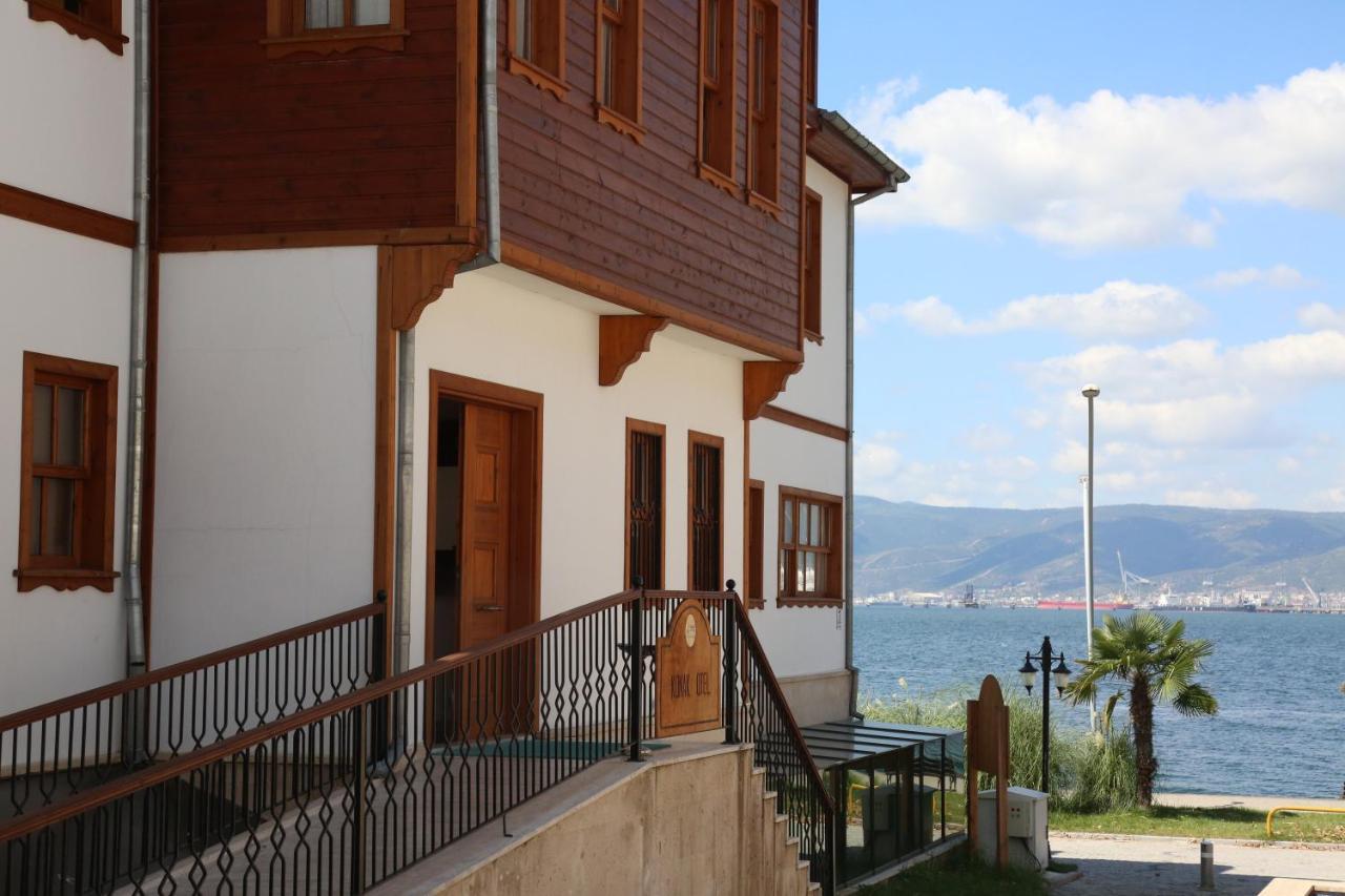 Yali Konak Butik Otel Golcuk Exterior foto